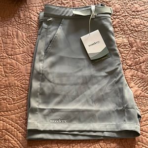 Wonder y Terrain shorts